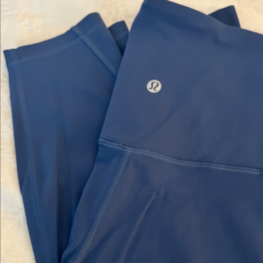 lululemon athletica Blue Align HR with pockets Leggings Blue Sz 8 7/8 length